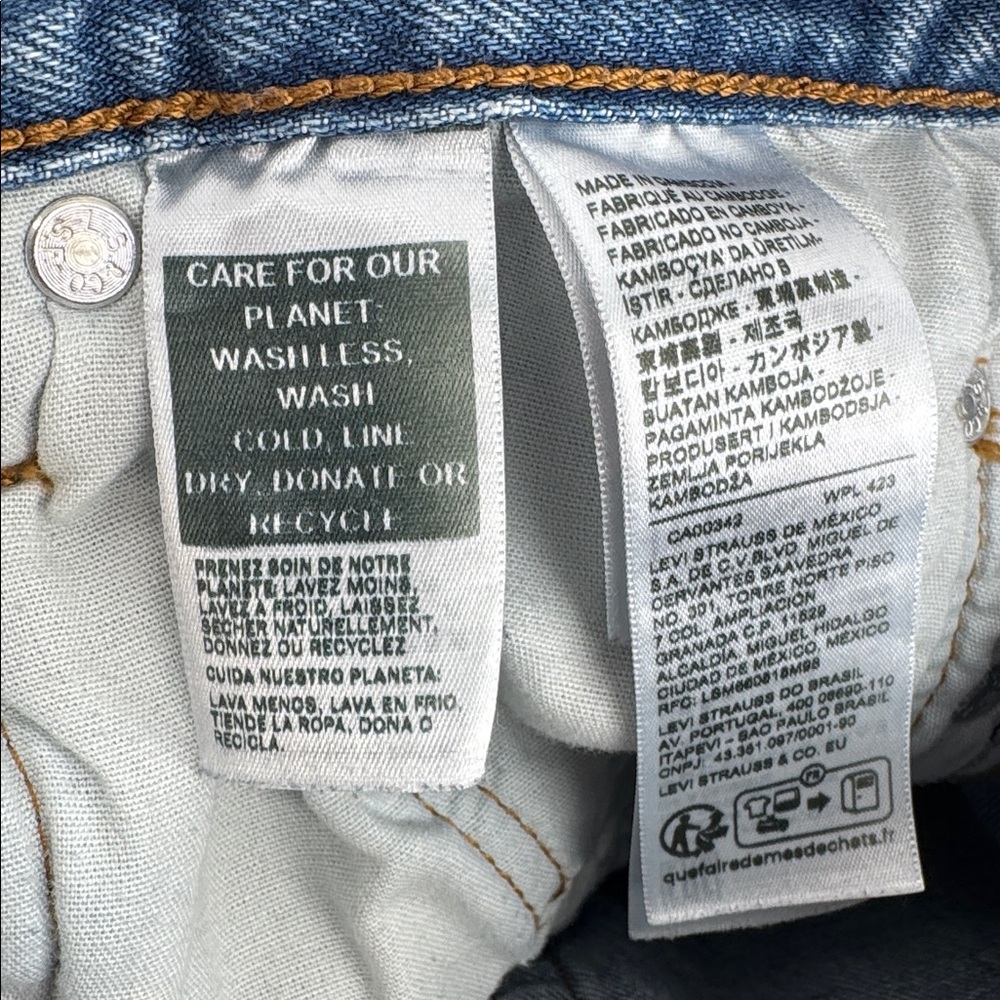 Levi's 501's  Classic Women's button fly Blue Distressed Jeans Size W26" L30" - Picture 6 of 9